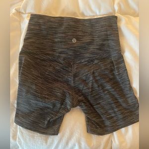LULULEMON ALIGN SHORT SIZE 6